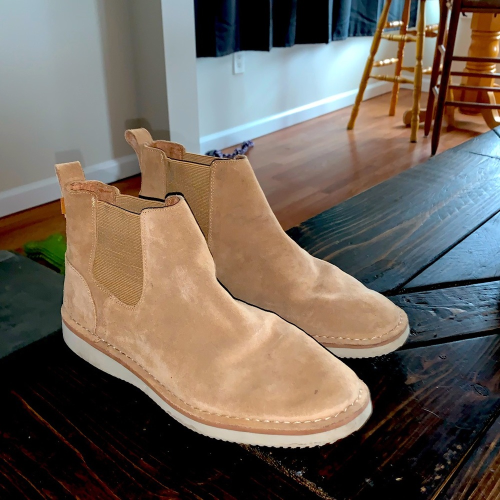 Tom’s booties